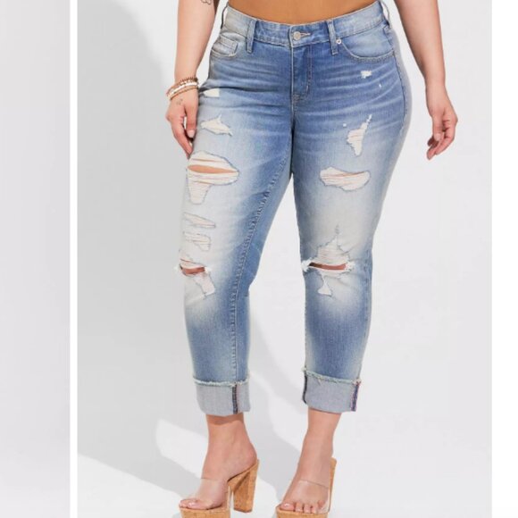Torrid Size 28 Crop Boyfriend Straight Vintage Stretch Mid-Rise Jean NWOT - Picture 1 of 16
